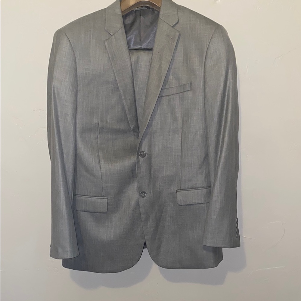 Caravelli Italy Classic Gray Suit with Notched Lapels Men 40R 34W